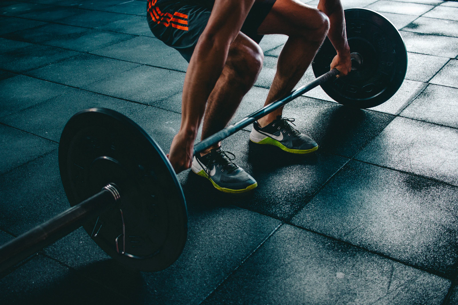 Personne s'échauffant avant le sport